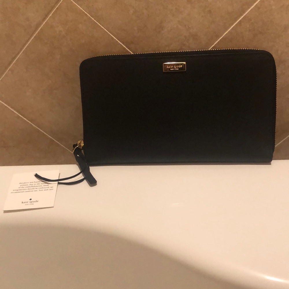 LARGE BLACK LEATHER KATE SPADE CLUTCH/WALLET